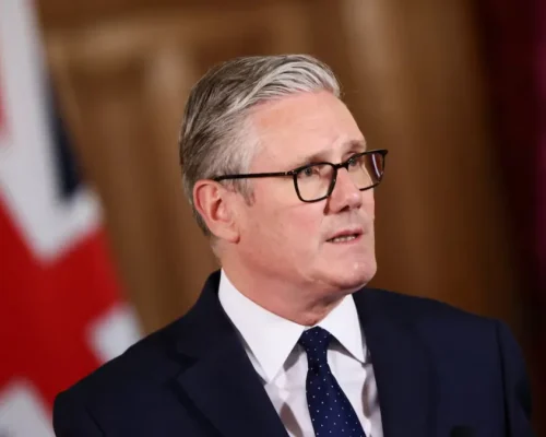 Keir Starmer anuncia renúncia ao Parlamento Britânico