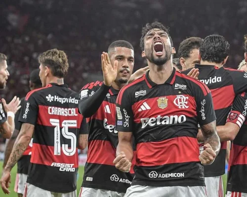 Flamengo bate Mirassol em jogo atrasado e cola no líder Palmeiras